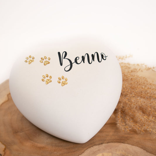 Inscription individuelle sur l'urne - en lettres blanches (uniquement le nom)