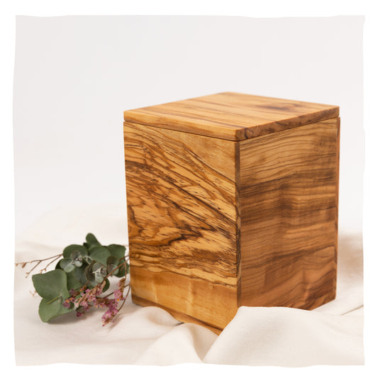 Urne en bois pour animaux "Olive Square”